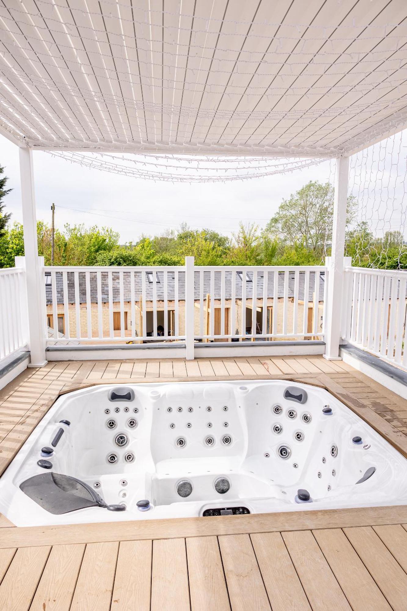 The Manor At Minstrel Court With Hot Tub Villa *