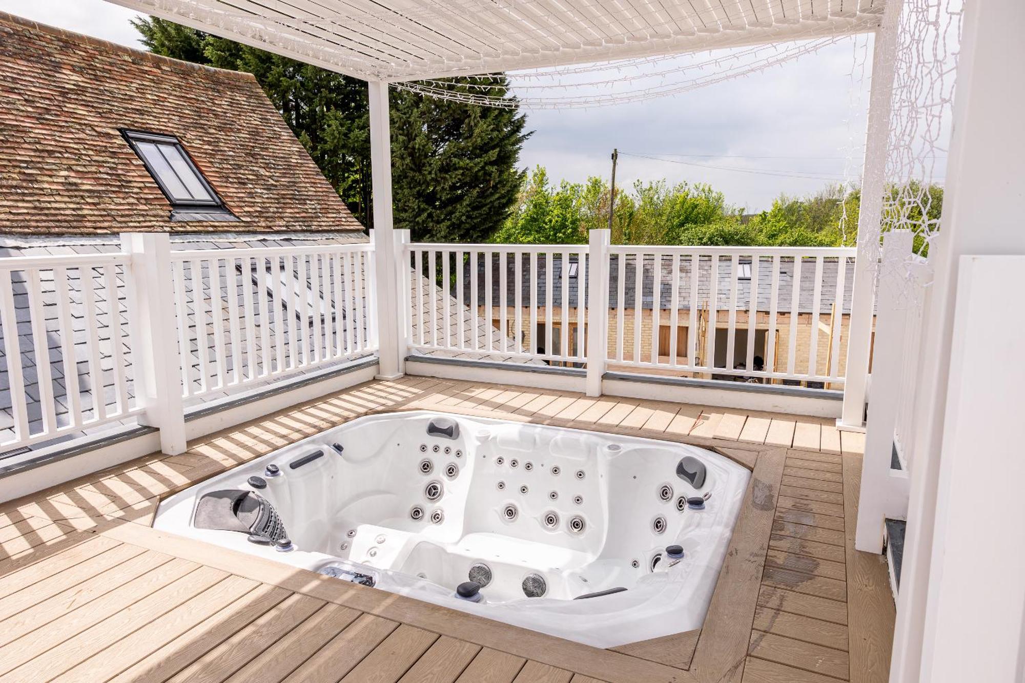 Villa The Manor At Minstrel Court With Hot Tub *