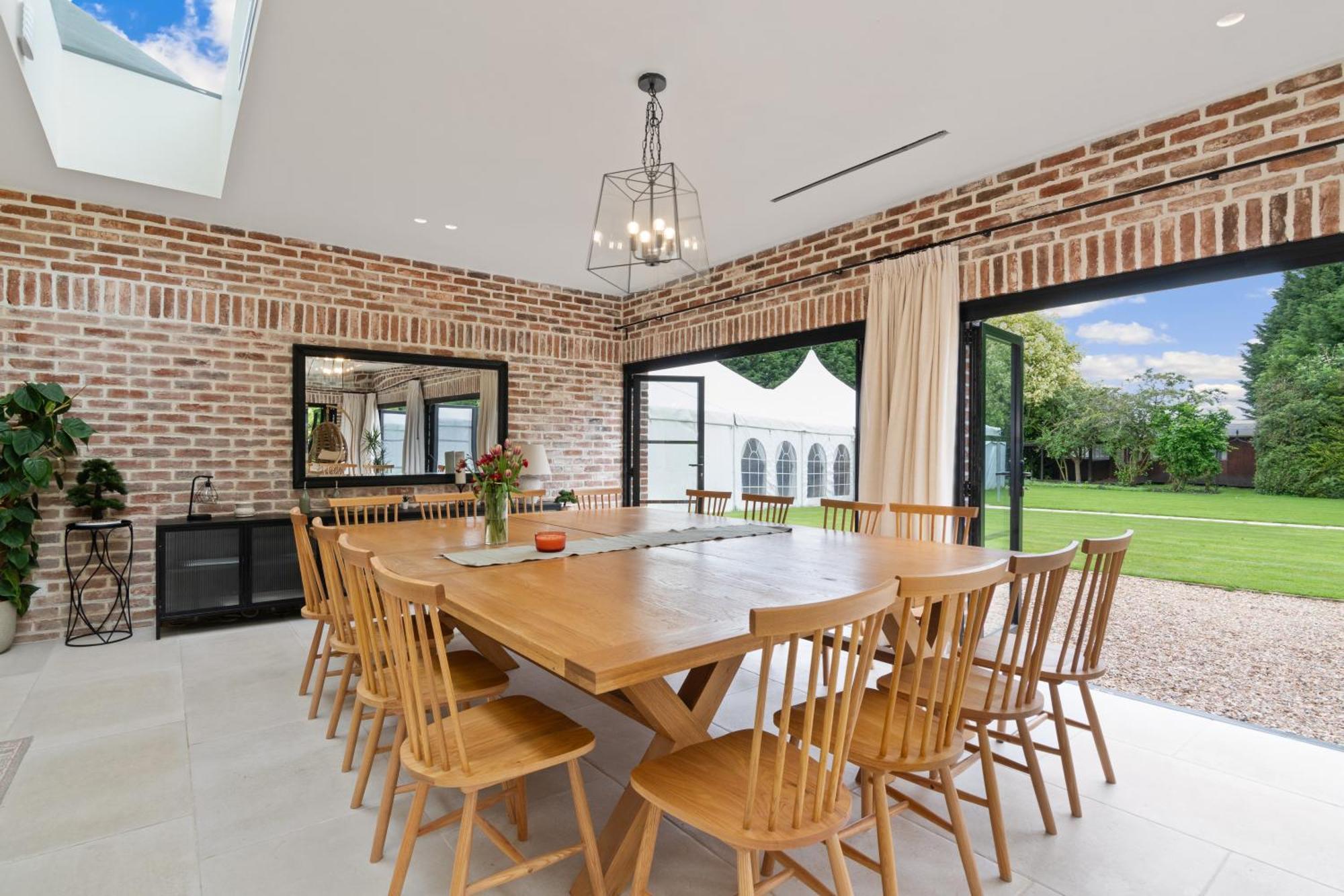 The Manor At Minstrel Court With Hot Tub Villa Cambridge (Cambridgeshire)