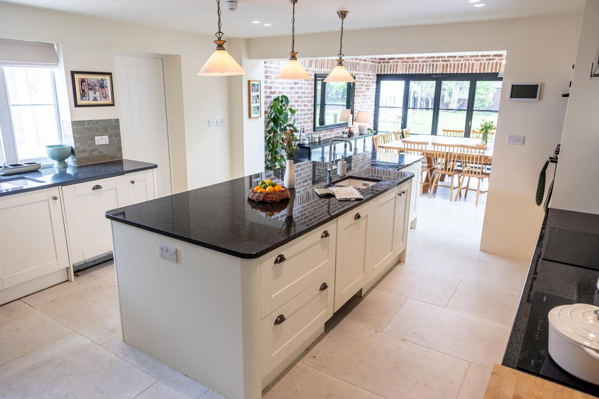 The Manor At Minstrel Court With Hot Tub Villa